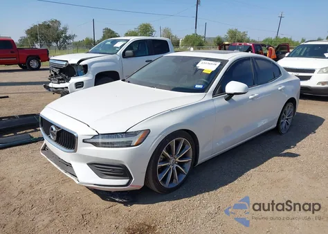 2019 Volvo S60 T5 Momentum z USA, uszkodzony, nr VIN 7JR102FK0KG011892